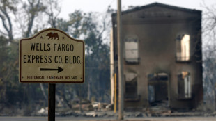 Incendio forestal arrasa poblado de la fiebre del oro en California