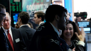 Wall Street &eacute;volue de peu dans le vert en attendant des nouvelles de la Fed