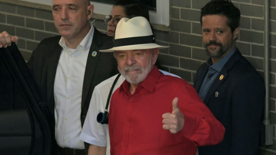 Lula de retour aux affaires &agrave; Brasilia apr&egrave;s son op&eacute;ration pr&egrave;s du cerveau