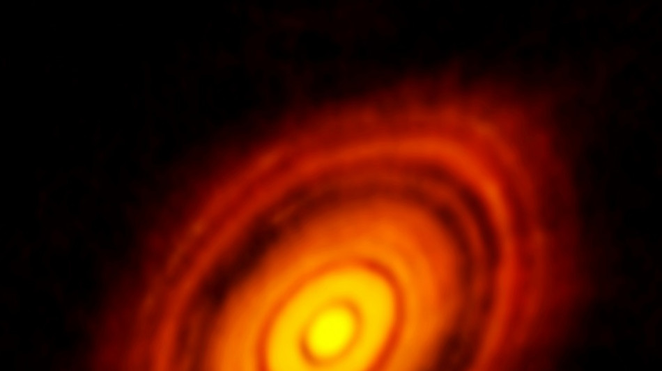 Telesc&oacute;pio James Webb descobre seu primeiro exoplaneta