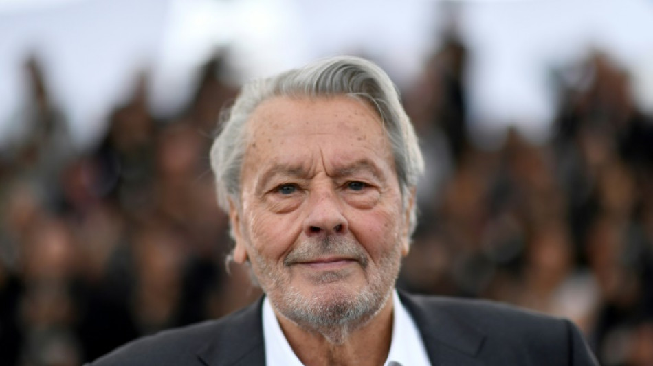 Affaire Alain Delon: Hiromi Rollin&nbsp;"conteste" les faits d&eacute;nonc&eacute;s par les enfants