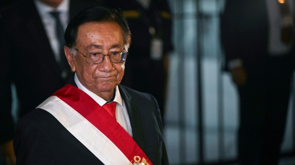 Jos&eacute; Mar&iacute;a Balc&aacute;zar &eacute; eleito presidente interino do Peru