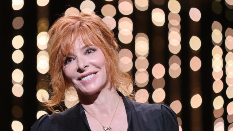 Avec l'album "Egr&eacute;gore", Myl&egrave;ne Farmer revient et chante l'esprit collectif
