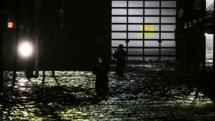 Furac&atilde;o espalha destrui&ccedil;&atilde;o pela Fl&oacute;rida e deixa pelo menos quatro mortos