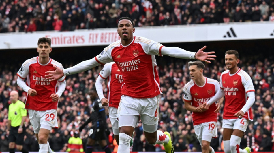 Arsenal h&auml;lt Anschluss