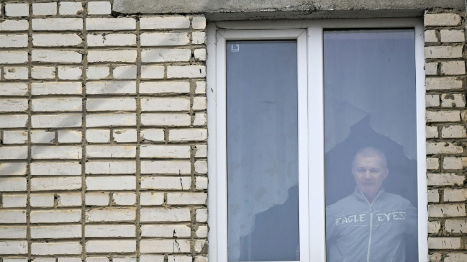 Von Vater wegen Ukraine-Zeichnung getrenntes russisches Kind in Obhut der Mutter