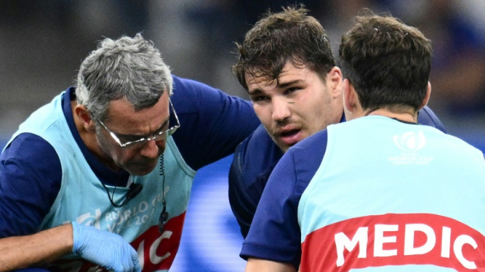 France captain Dupont to have tests on facial fracture