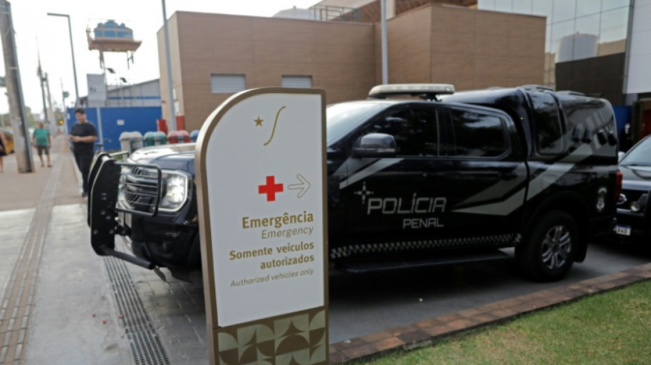 Bolsonaro pasar&aacute; la noche en el hospital tras sentirse mal