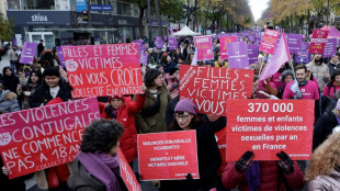 Marchas na Fran&ccedil;a denunciam viol&ecirc;ncia contra as mulheres