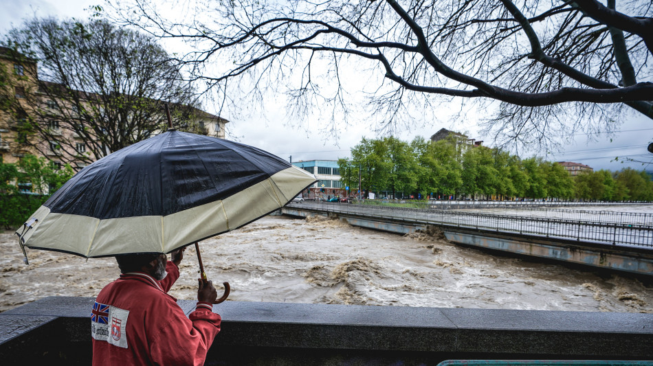 Anziano morto nel Torinese, intrappolato dall'acqua in casa