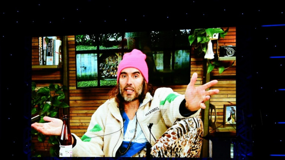 Ator Russell Brand &eacute; acusado em Nova York por agress&atilde;o sexual em 2010