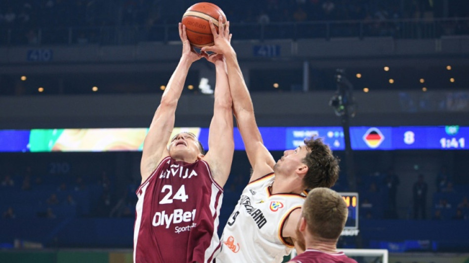 Germany overcome Schroder 'stinker' to reach Basketball World Cup semis