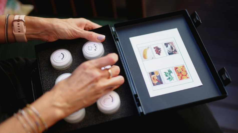 Covid: go&ucirc;t et odorat restent durablement affect&eacute;s chez 5% des patients, selon une &eacute;tude