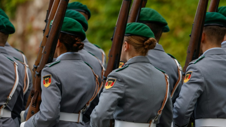 Union dringt vor Kabinettsberatung auf &Auml;nderung von Wehrdienstpl&auml;nen