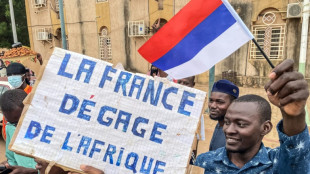 Niger: Bazoum appelle &agrave; l'aide, les putschistes menacent de risposter