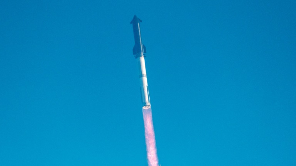 Foguete da SpaceX explode sobre Oceano &Iacute;ndico em seu teste mais recente