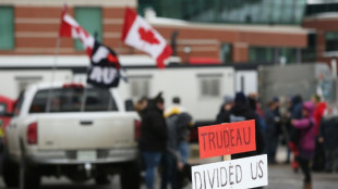 Contestation au Canada: Trudeau sous pression, &eacute;tat d'urgence en Ontario