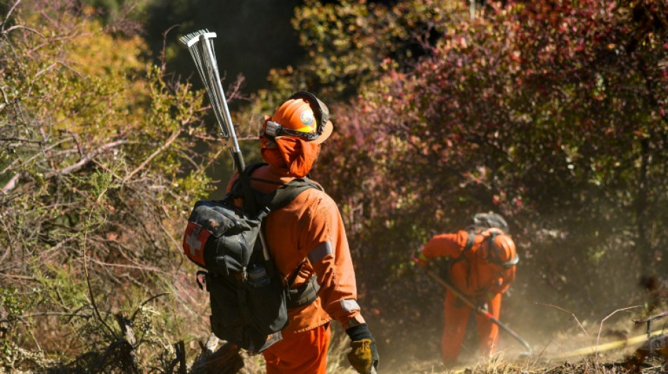 Des d&eacute;tenus en qu&ecirc;te de r&eacute;demption luttent contre les incendies de Los Angeles