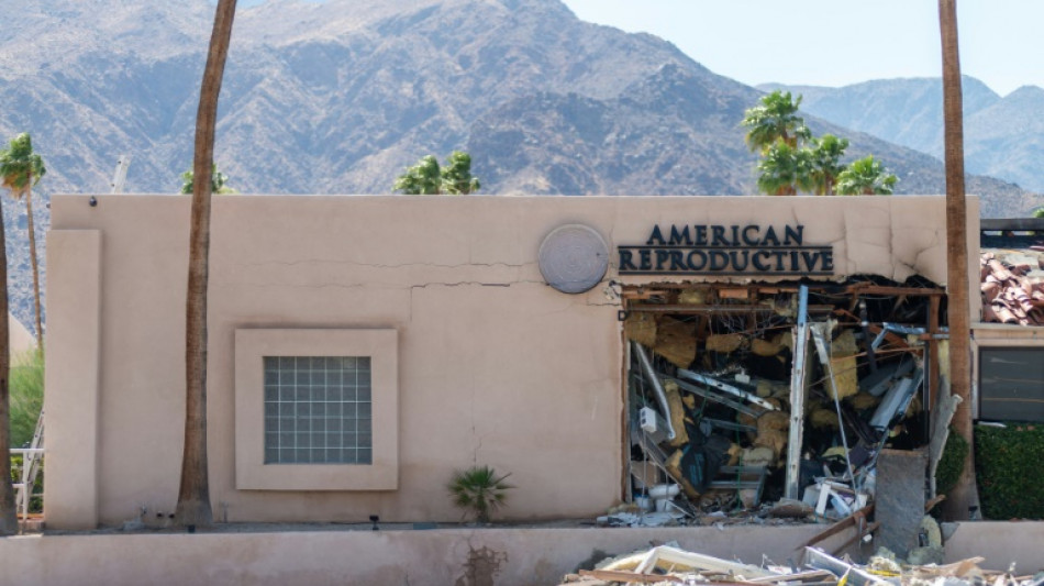 Homem que morreu em explos&atilde;o em frente a cl&iacute;nica de fertilidade nos EUA era o fabricante da bomba