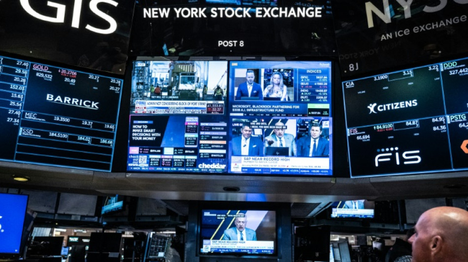 Wall Street termine partag&eacute;e, consolidation avant un indicateur d'inflation