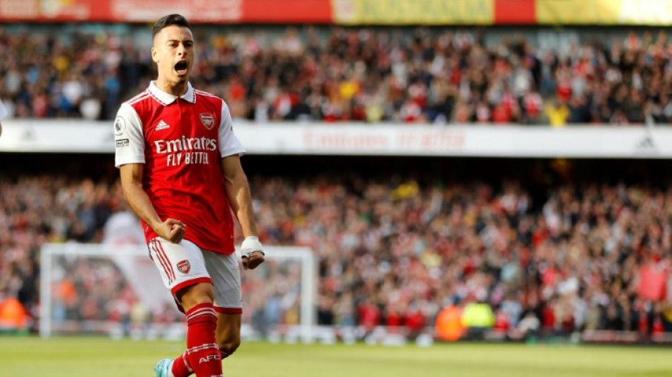 'We are a family', says Martinelli as Arsenal go top