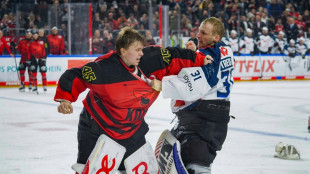 DEL: Goalies pr&uuml;geln sich in K&ouml;ln - Bremerhaven vorn