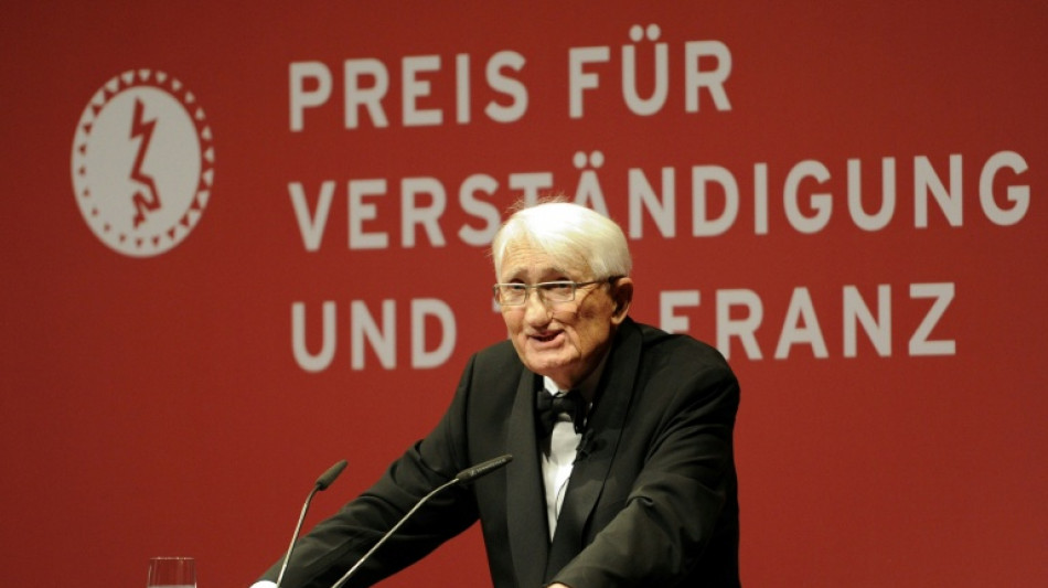 Steinmeier und Merz w&uuml;rdigen verstorbenen Philosophen Habermas