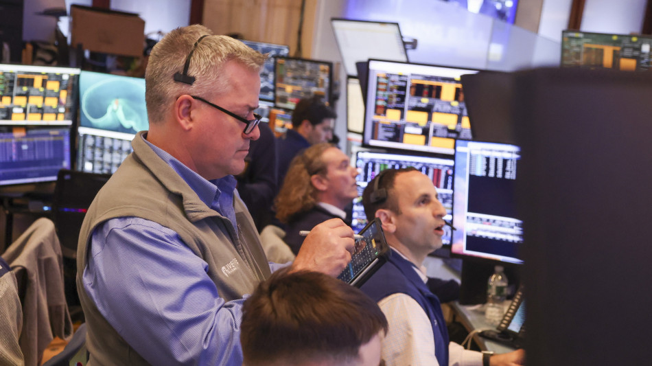 Wall Street apre in rialzo, Dj +0,46%, Nasdaq +0,91%