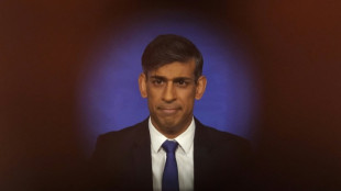 Covid: Rishi Sunak d&eacute;fend son action et relativise son r&ocirc;le 