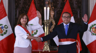 Presidenta de Per&uacute; nombra nuevos ministros y busca salir de crisis tras protestas