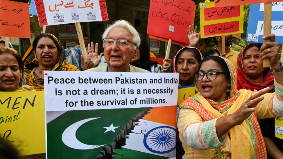 India bombardea Pakist&aacute;n, que promete "responder"
