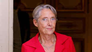Borne poursuit les tractations, une femme attendue au perchoir de l'Assembl&eacute;e