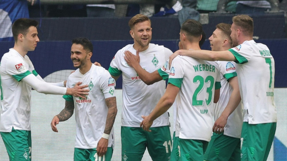 2. Liga: Werder st&uuml;rzt Schalke von der Spitze - HSV siegt in Regensburg