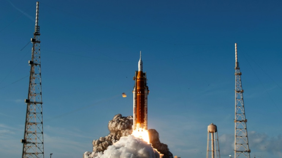 Quatro astronautas seguem rumo &agrave; Lua pela primeira vez em 50 anos