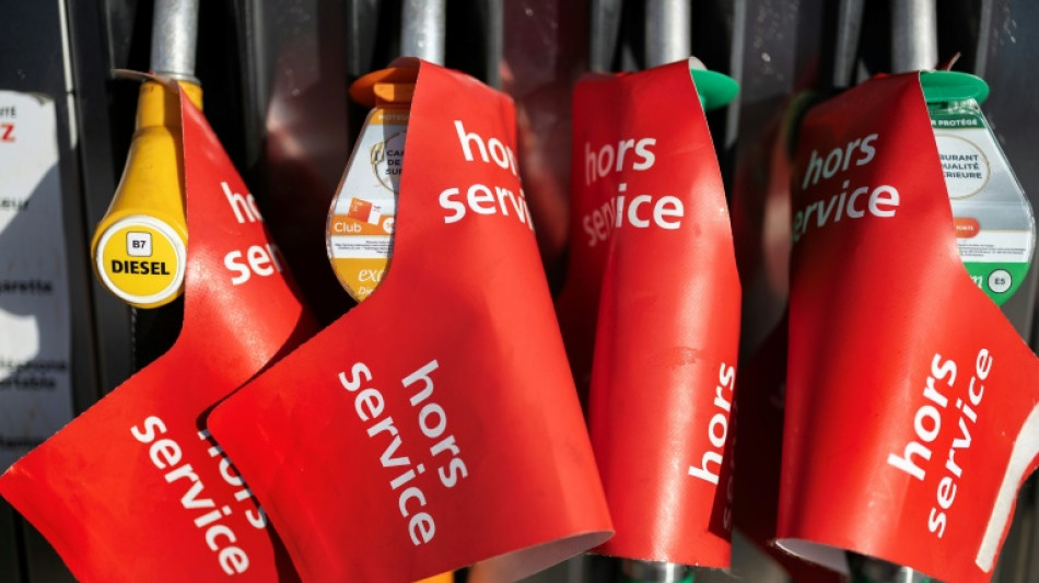 Gr&egrave;ve TotalEnergies : les exp&eacute;ditions de carburants ont &eacute;t&eacute; bloqu&eacute;es dans plusieurs raffineries, selon la CGT