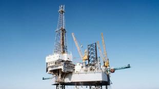 Il petrolio scende, Brent &egrave; a 65 dollari al barile