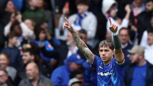 Chelsea beat champions Liverpool to boost top five push
