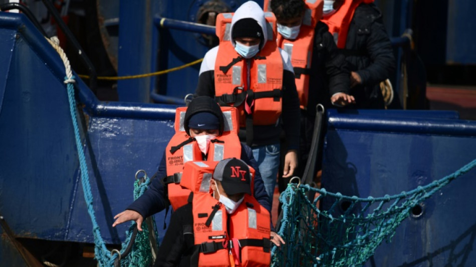 Justicia brit&aacute;nica autoriza el plan de expulsi&oacute;n de migrantes ilegales a Ruanda