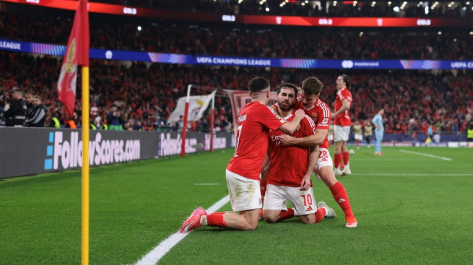 Benfica arranca empate contra Monaco (3-3) e vai &agrave;s oitavas da Champions