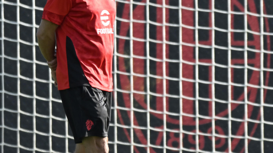 Milan: Allegri, lavoriamo bene e qualit&agrave; Leao straordinarie