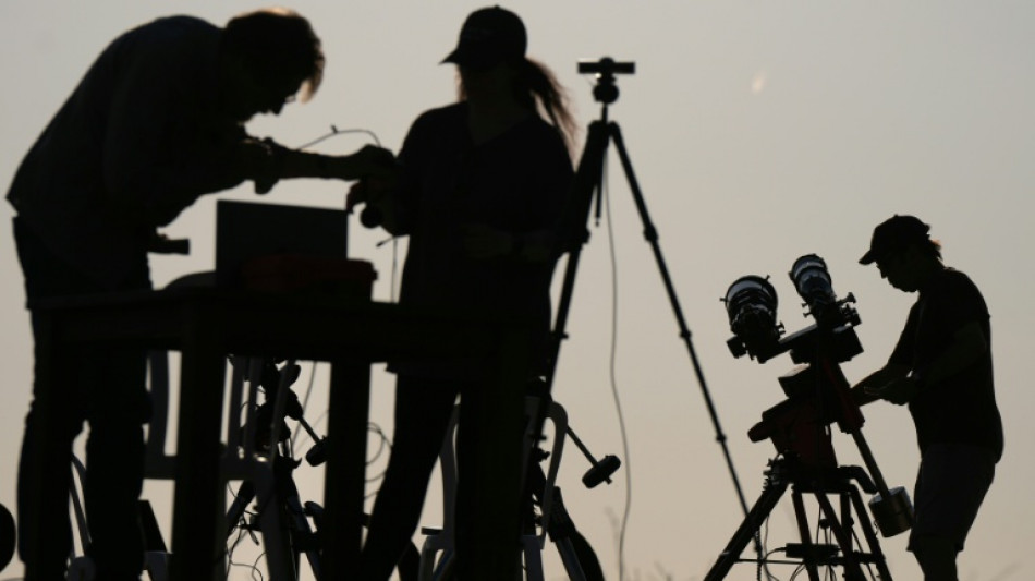 Noite em pleno entardecer: Espanha aguarda eclipse total do Sol