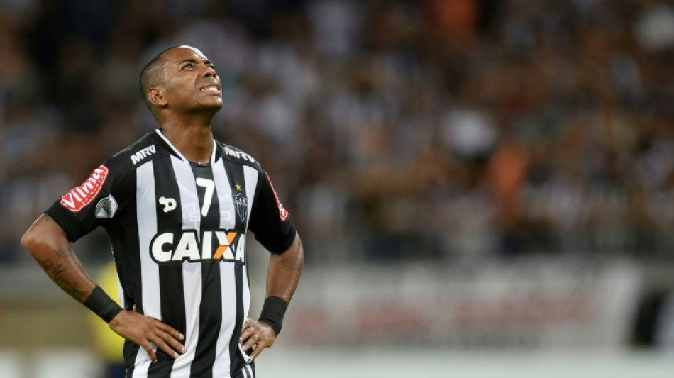 Robinho pede que STF suspenda ordem de pris&atilde;o imediata contra ele