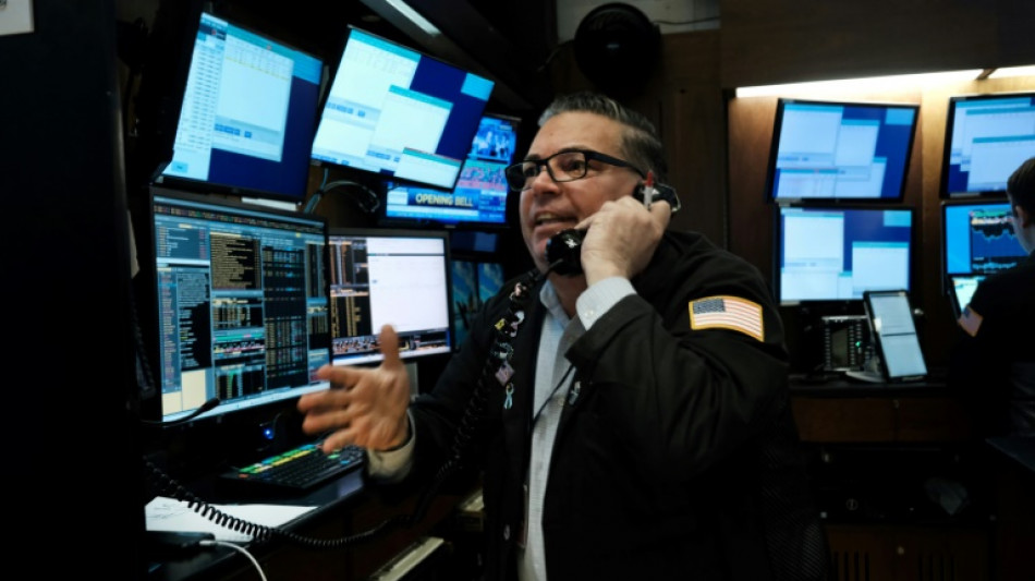 Wall Street, optimiste apr&egrave;s la d&eacute;c&eacute;l&eacute;ration de l'inflation, termine en hausse