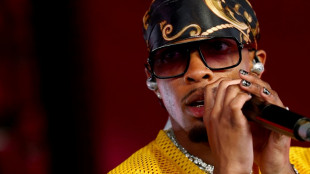 Hallan cad&aacute;ver en el Tesla de un rapero estadounidense en Hollywood