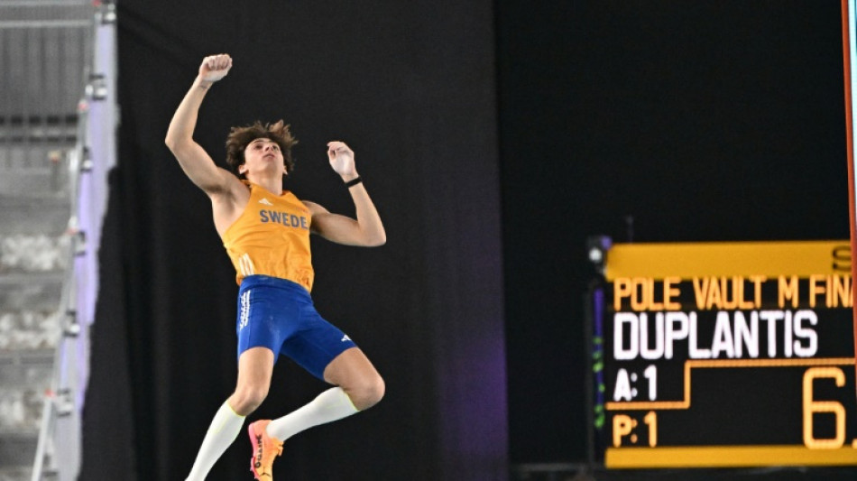 Athl&eacute;tisme: Duplantis champion du monde en salle &agrave; la perche avec 6,15 m