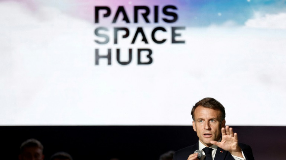 Espace: Macron appelle l'Europe &agrave; mener une "reconqu&ecirc;te &agrave; marche forc&eacute;e"
