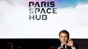 Espace: Macron appelle l'Europe &agrave; mener une "reconqu&ecirc;te &agrave; marche forc&eacute;e"