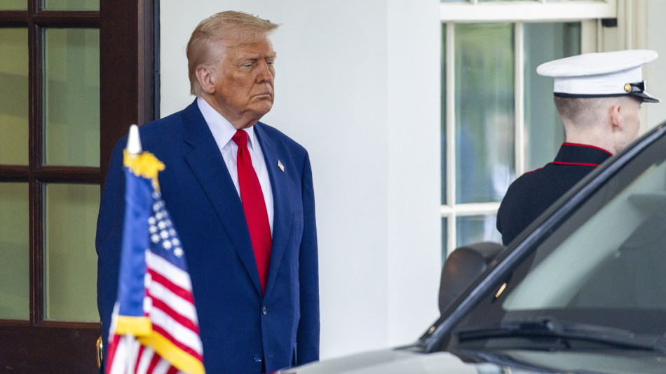 Trump, 'la Ue dovr&agrave; comprare l'energia dagli Usa'