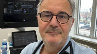 Dr Louis Ben Dayan : le cardiologue qui compte plus de 2,2 millions d'abonn&eacute;s sur les r&eacute;seaux sociaux