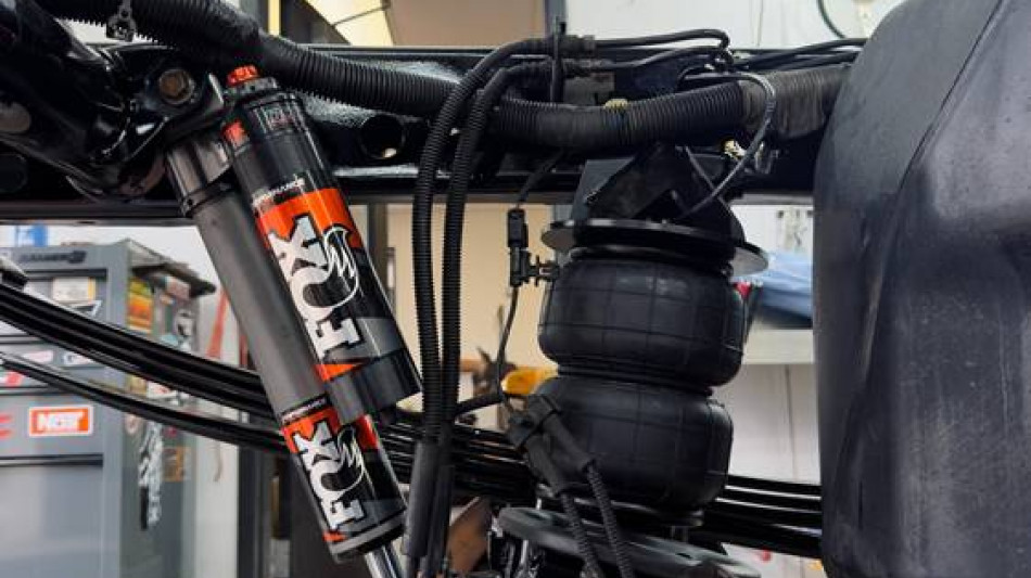 BDS rear air suspension Unit #1 with FOX shocks